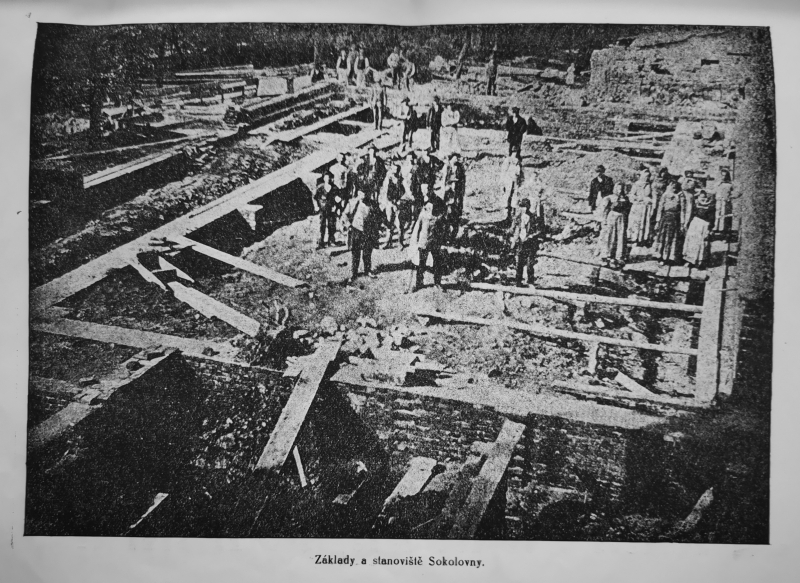 Základy první sokolovny v Moravské Ostravě, okolo roku 1903